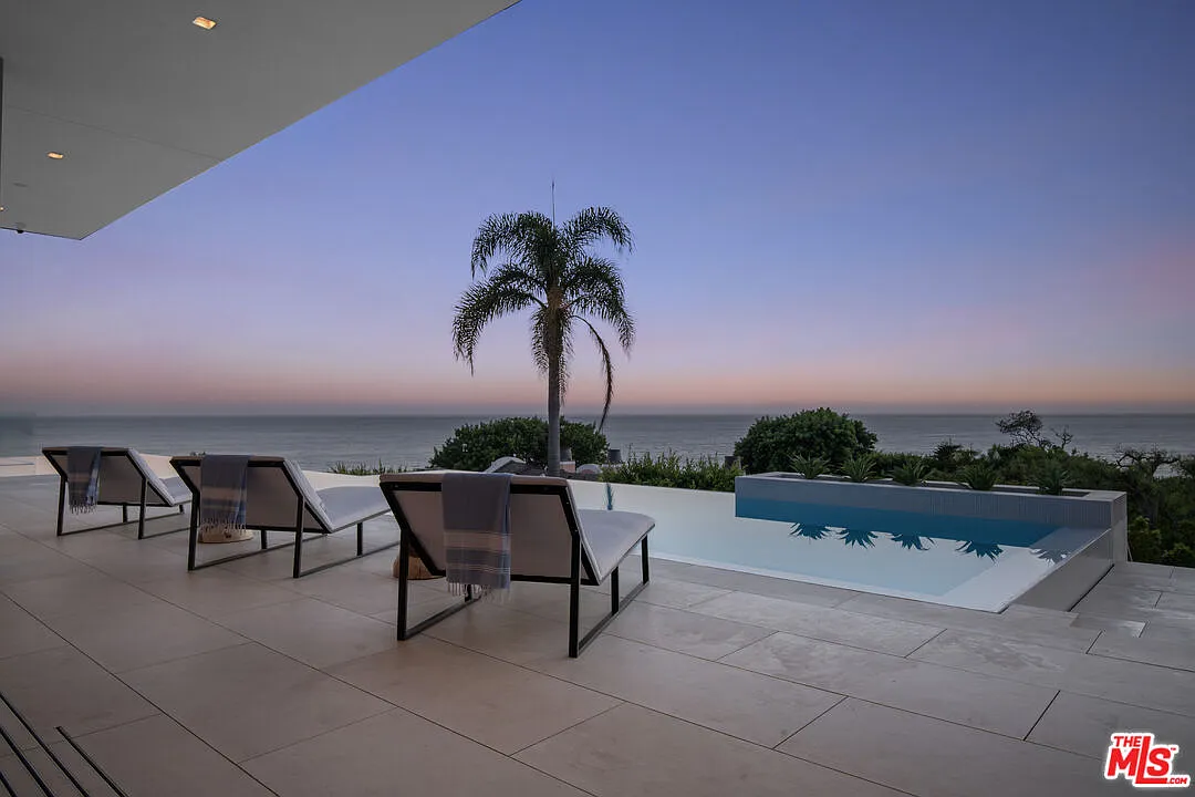 5 bed, 7.0 bath, 7356 sqft, $75,000 — Photo 3