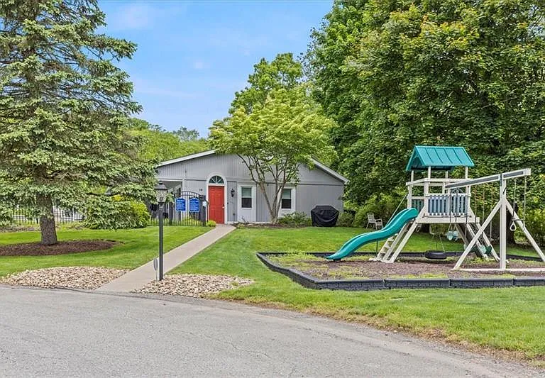 111 Commons Dr — Photo 30
