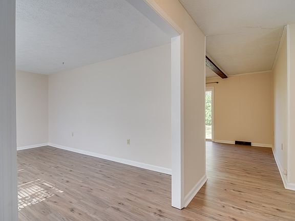 2nd image of 408 Heathwood Dr