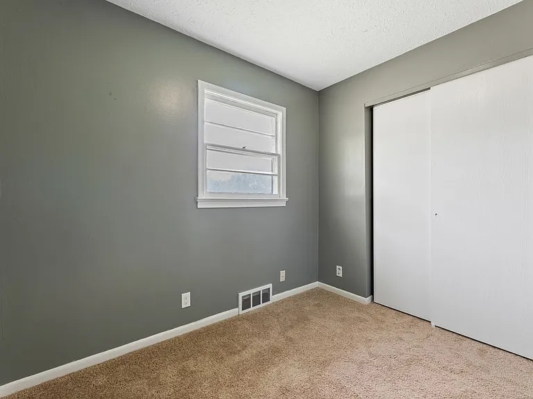 4655 Curtis Ave — Photo 13