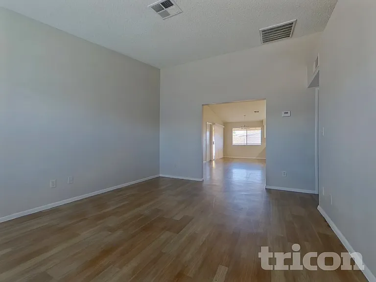 7044 W Taylor St — Photo 3