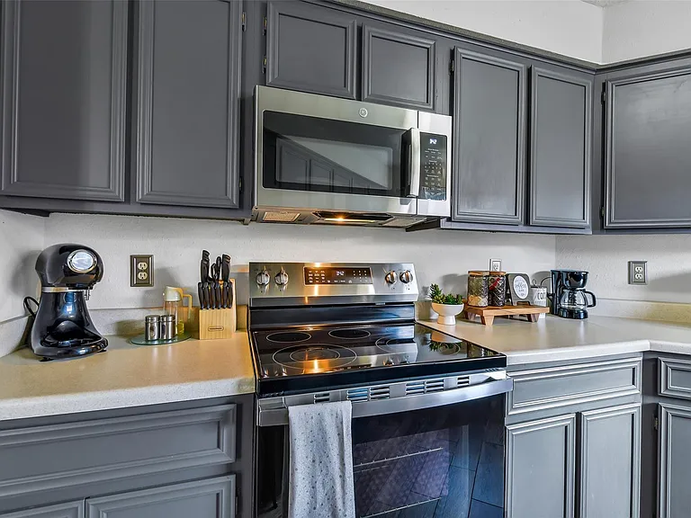 710 Razee Ct — Photo 12