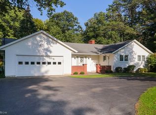 1908 1/2 Grafton Rd, Elyria, OH 44035