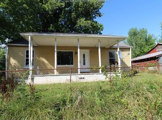 15818 Winfield Rd, Winfield, WV 25213