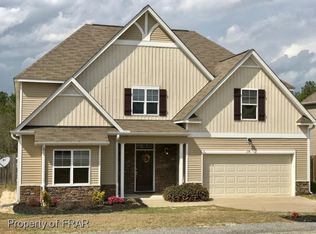 158 Heathrow Dr, Spring Lake, NC 28390