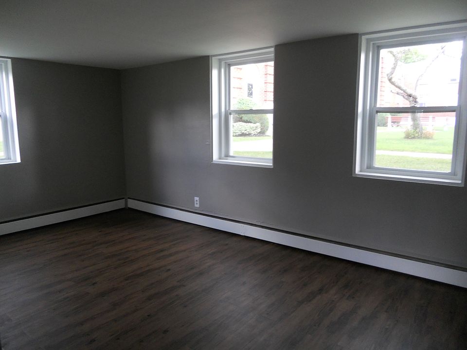 1st image of 65 Linda Dr APT 2