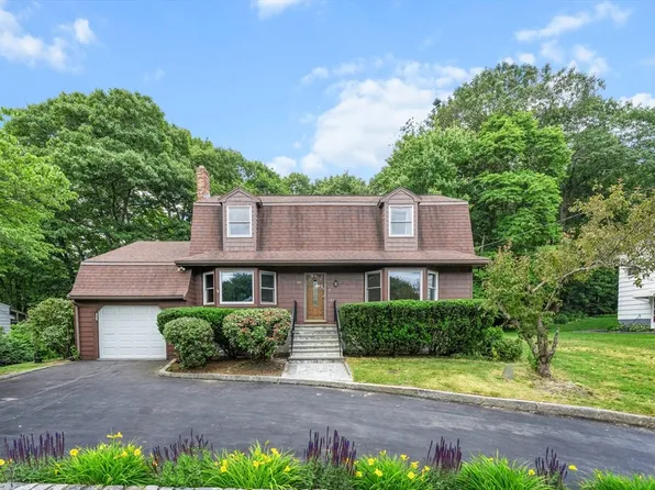 91 Queen Anne Way, Stoughton, MA 02072