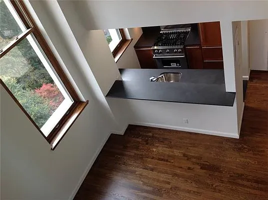 Rented by R New York | media 44