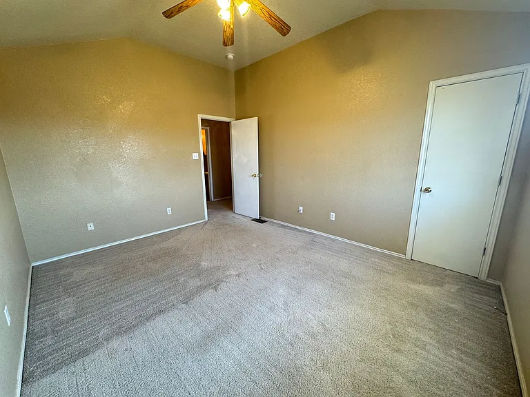 1712 Old FM 440 — Photo 11