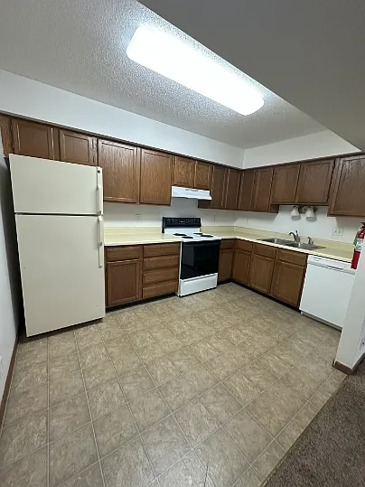 Building Photo - 3215 Terrace Dr #7