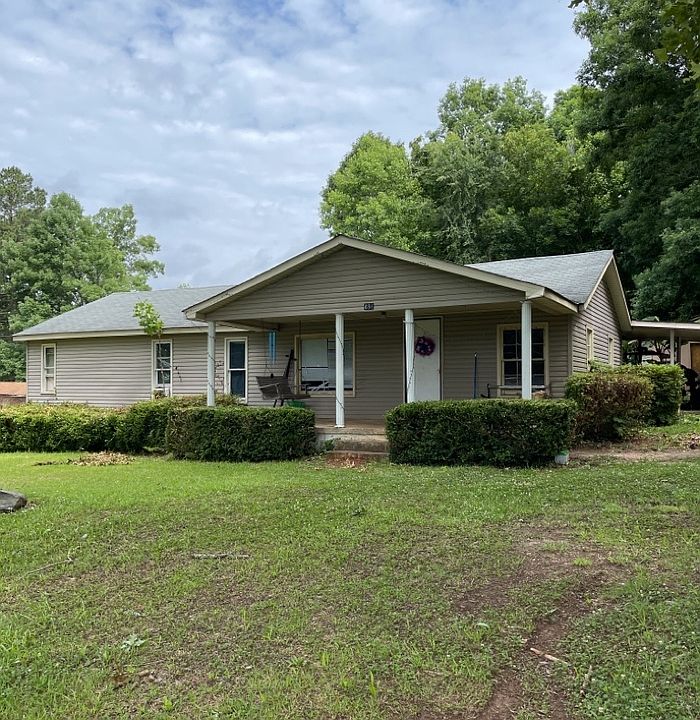 2nd image of 486 Lake Forest Dr