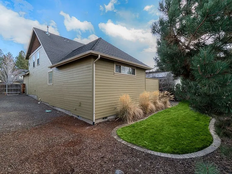 60817 Yellow Leaf St — Photo 4