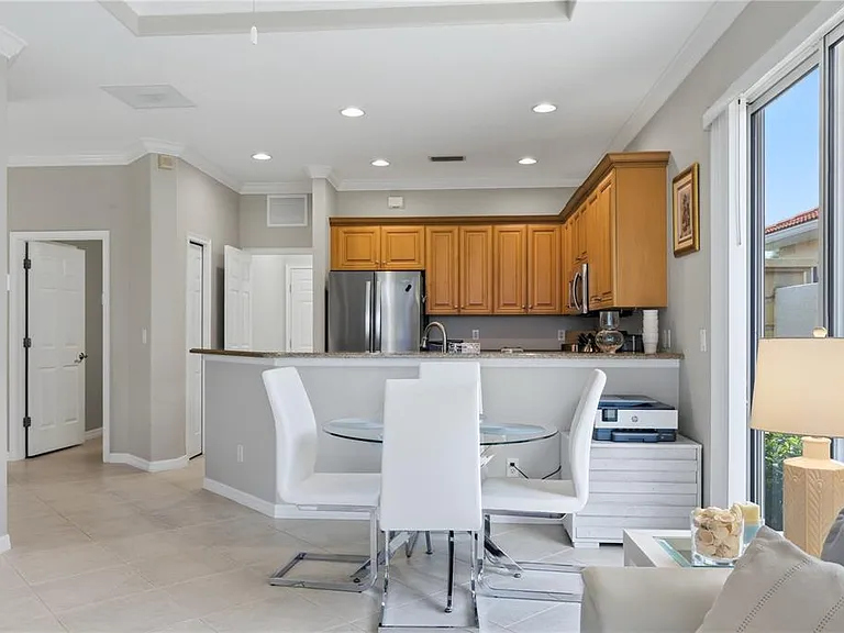 490 Montelluna Dr — Photo 8
