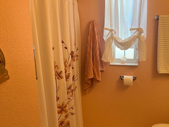 5th image of 5203 SE 64th Ave