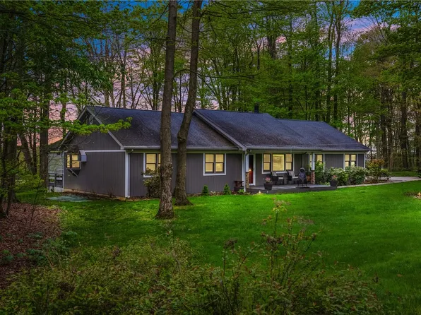 139 Wenatchee Ln, Central City, PA 15926