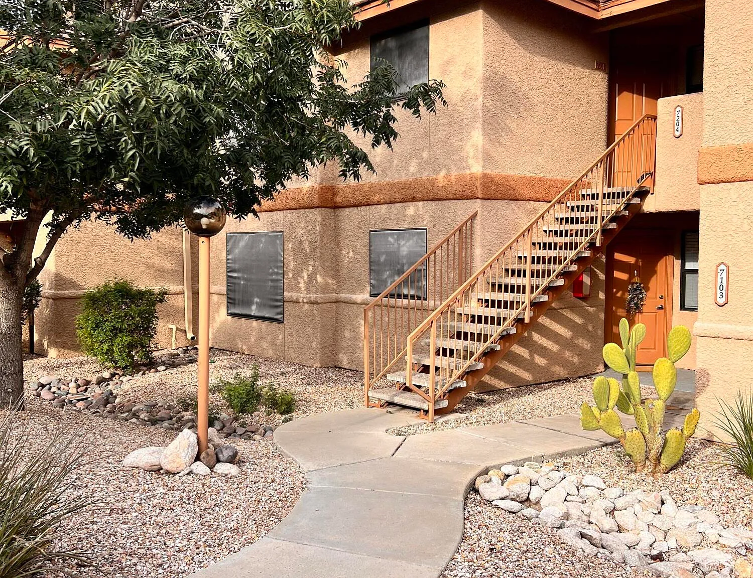 2 bed, 2.0 bath, 978 sqft, $1,600 — Photo 1