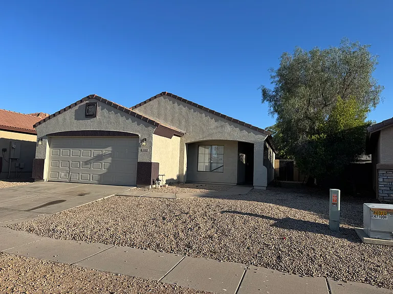 1523 W Nancy Ln — Photo 2
