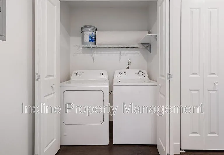 1389 Northfield Rd #8 — Photo 16