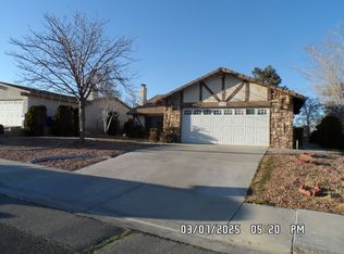 13750 Oakmont Dr, Victorville, CA 92395