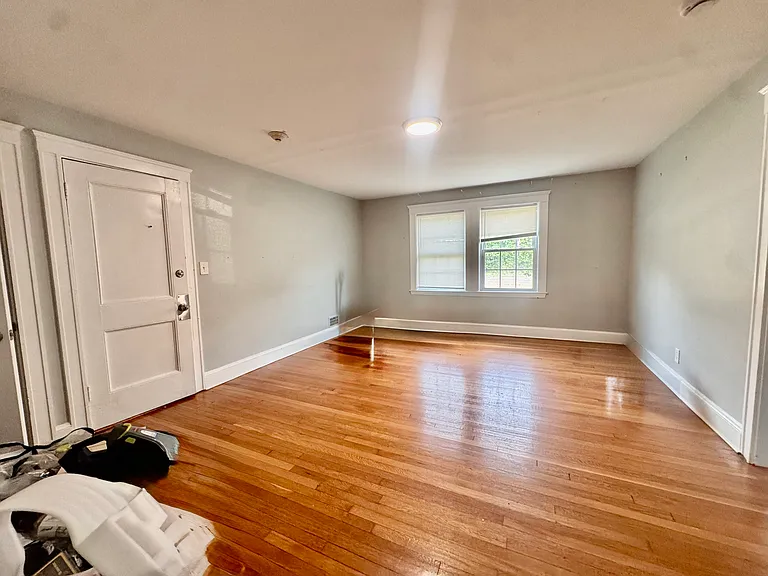 4907 Washington St #1L — Photo 5