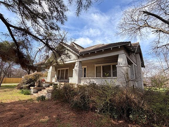 2nd image of 1429 Seran Dr