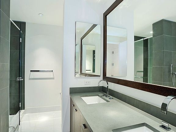 4th image of 33 W 56th St APT 6C