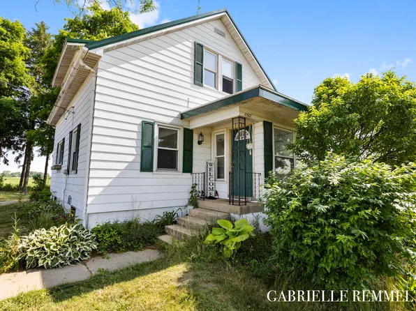 8567 W 48th St, Fremont, MI 49412
