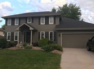 10006 Idora St, La Vista, NE 68128