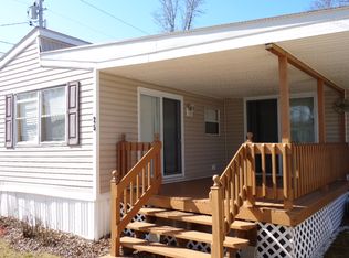 25 Whites Ln N #B 25, Grand Isle, VT 05458