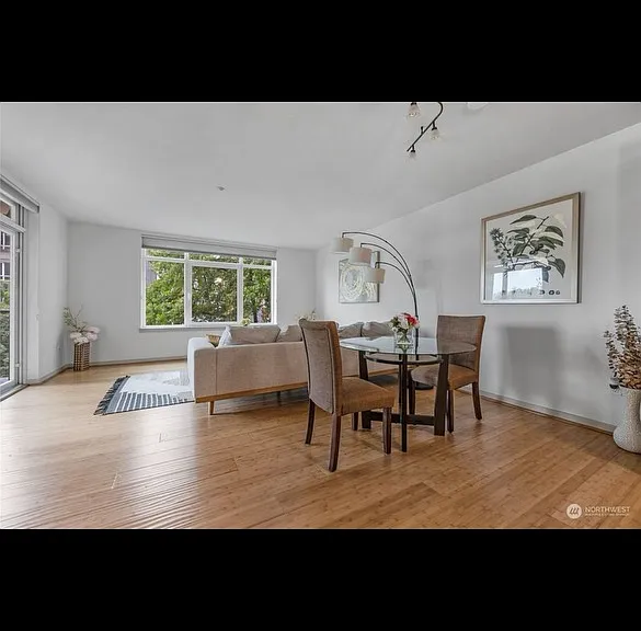 1530 NW Market St #405 — Photo 8