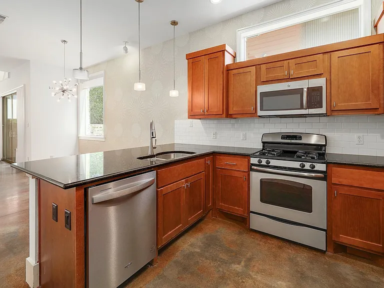 1601 Houston St #3 — Photo 15