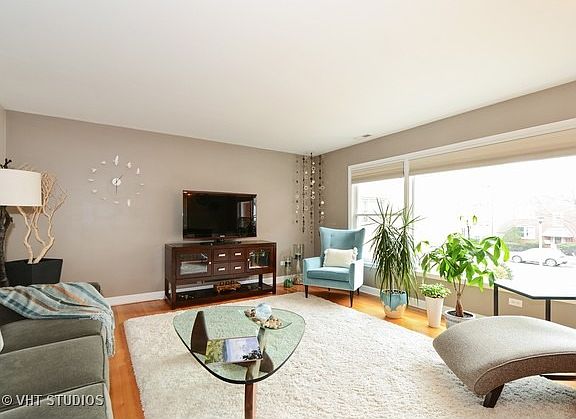 3rd image of 8031 Kenton Ave APT 1S