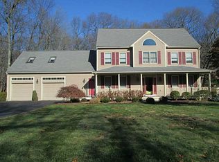 37 S Eagle Nest Dr, Lincoln, RI 02865
