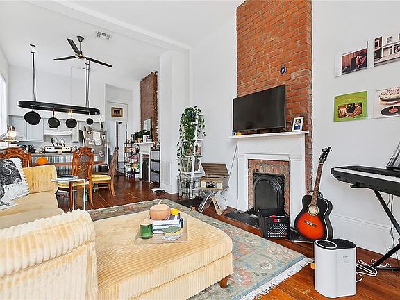 4th image of 2531 Saint Thomas St #33