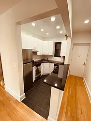 Rented by Metropolis Real Estate of Manhattan