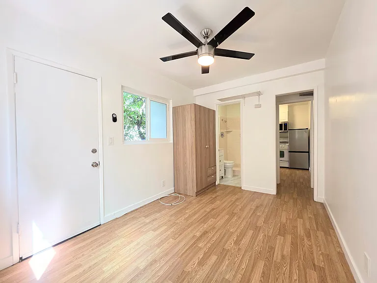 1246 Chelsea Ave #C — Photo 1