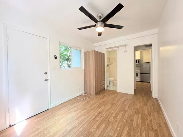 1246 Chelsea Ave #C, Santa Monica, CA 90404