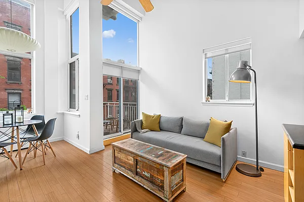 Rented by Compass | media 32