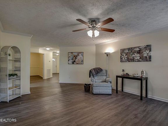 5th image of 4411 Herbert Ln