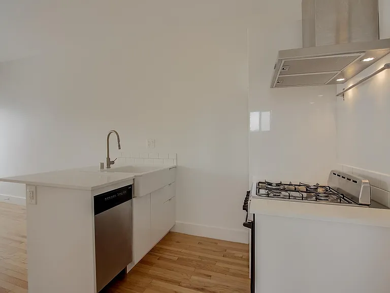 3102 London St #3110 — Photo 19