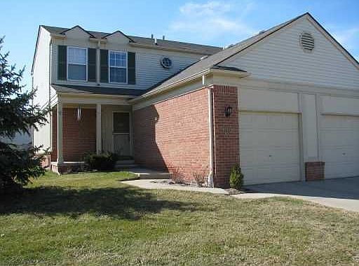 1st image of 3098 Village Cir