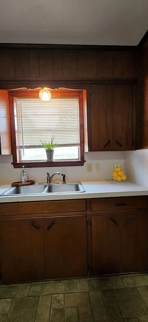 Hackberry Apartments — Photo 1