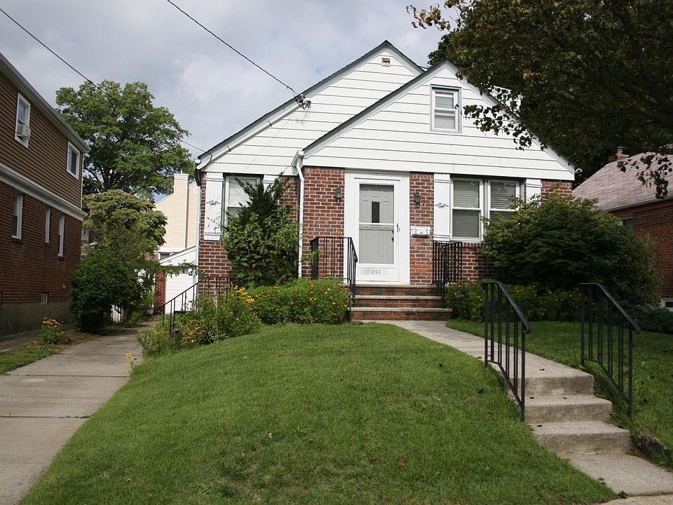 1st image of 257 Kensington Rd S