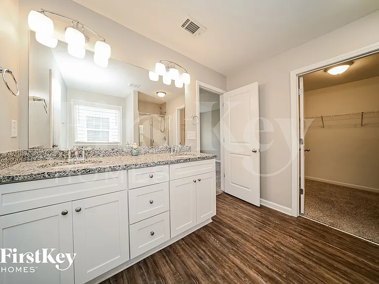 8 E Newnan Rd #A — Photo 9