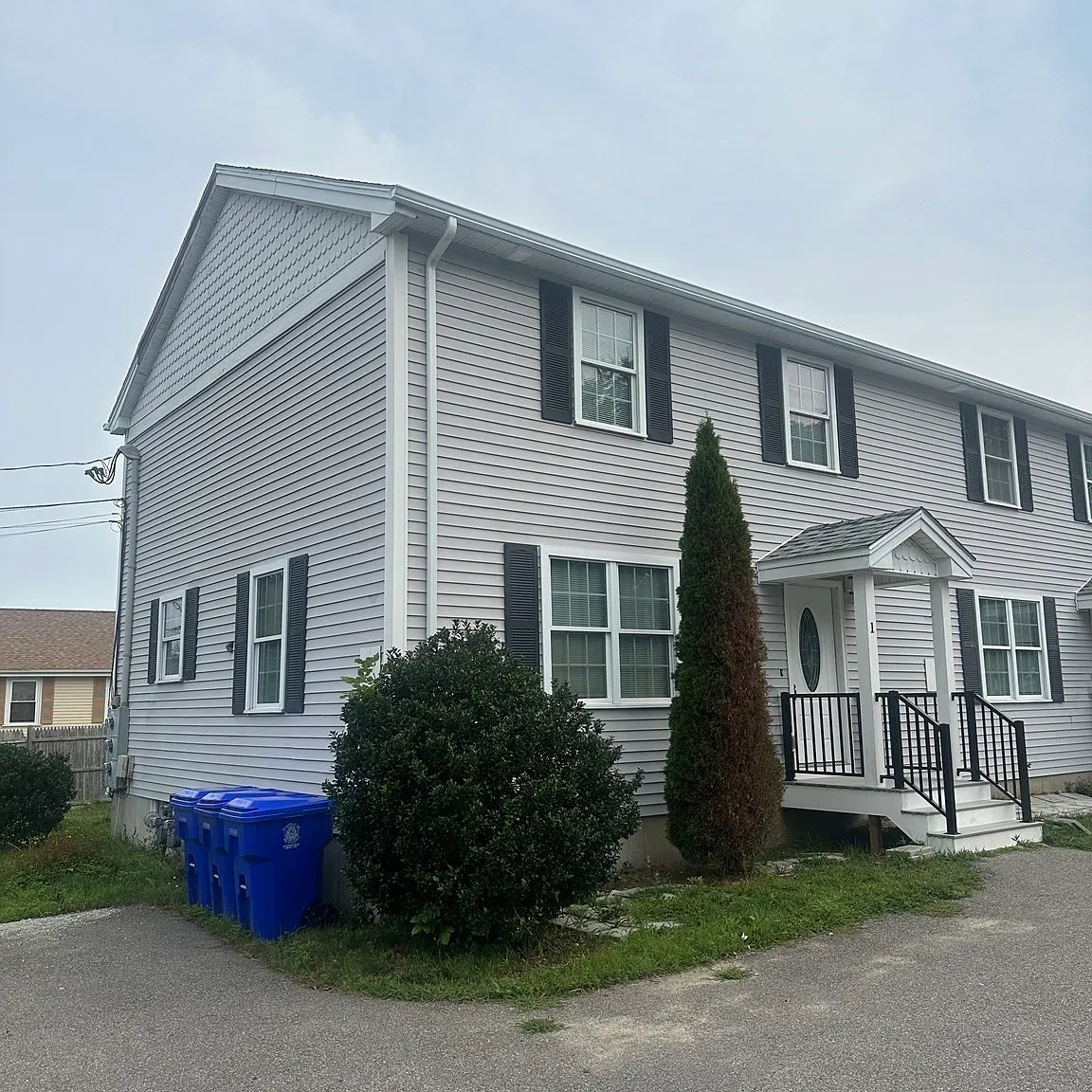 3 bed, 3.0 bath, 1250 sqft, $3,000 — Photo 1
