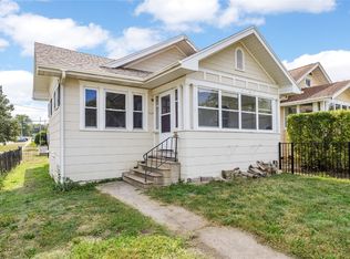 2349 B Ave NE, Cedar Rapids, IA 52402