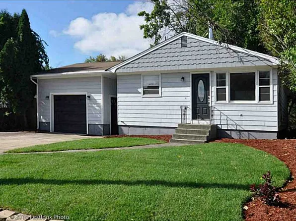 39 Merino St, Johnston, RI 02919
