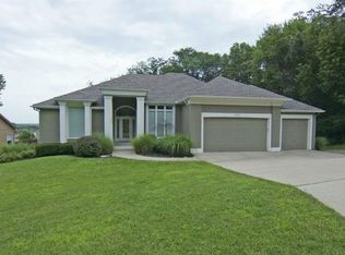 5601 NE Coral Dr, Lees Summit, MO 64064