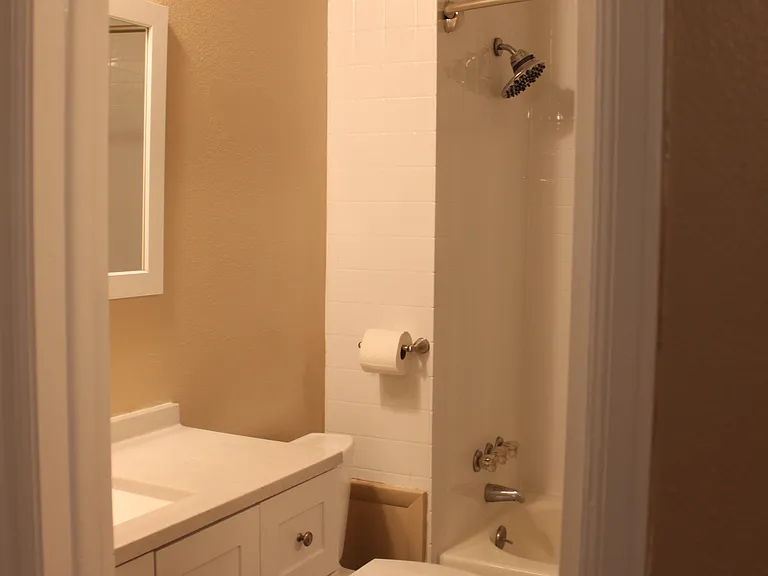 11 Amesbury St #11 — Photo 11