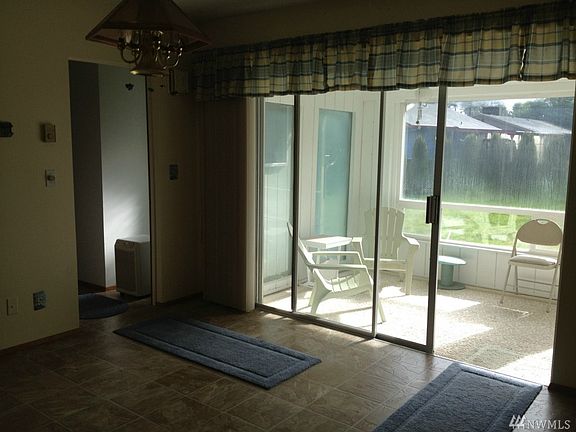 5th image of 107 W Park Ave